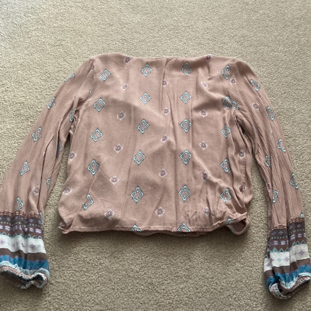 pink blouse with plunging neckline - Picture 2 of 2